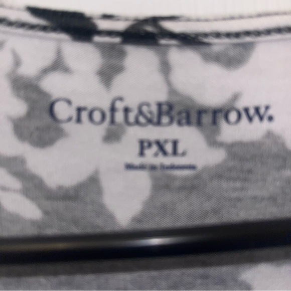 Croft & Barrow Women's Black and White Floral Blouse/b1008 - Picture 2 of 3